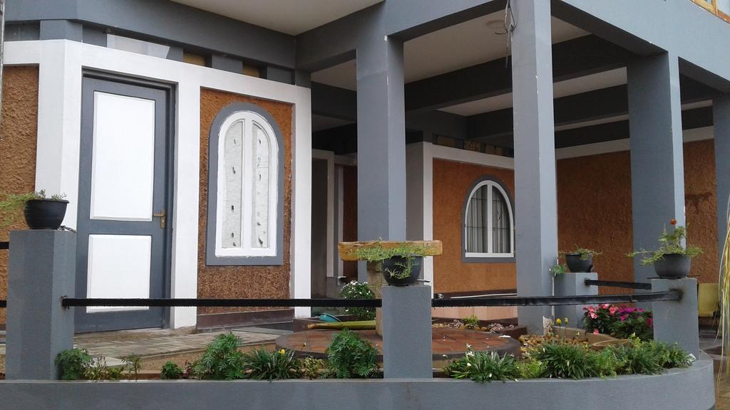 Lawan One Kandy Exterior photo