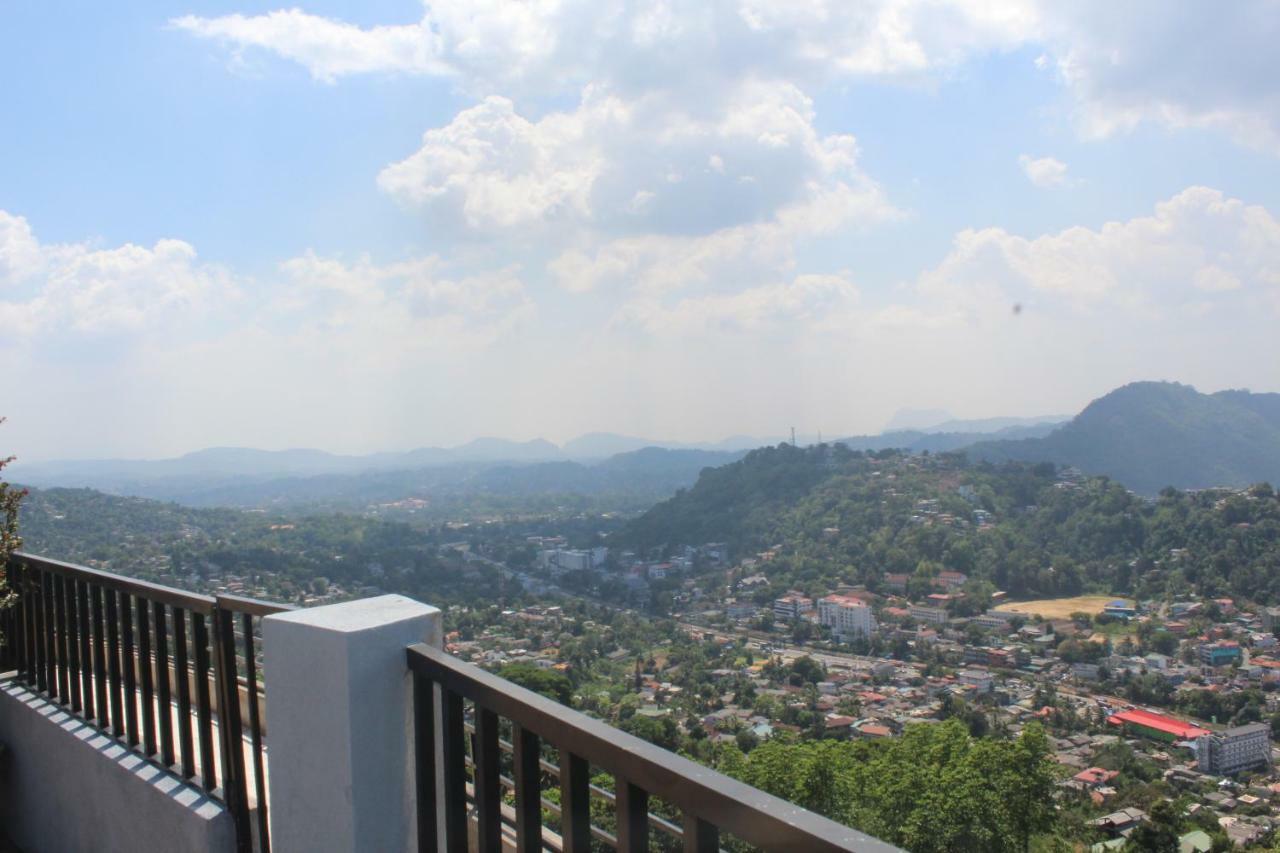 Lawan One Kandy Exterior photo
